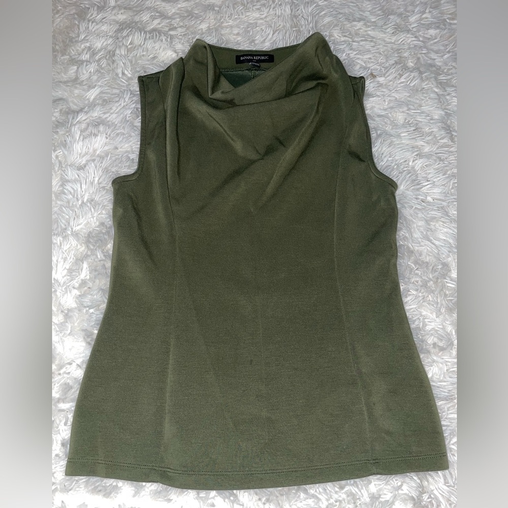 Banana Republic green shade shirt